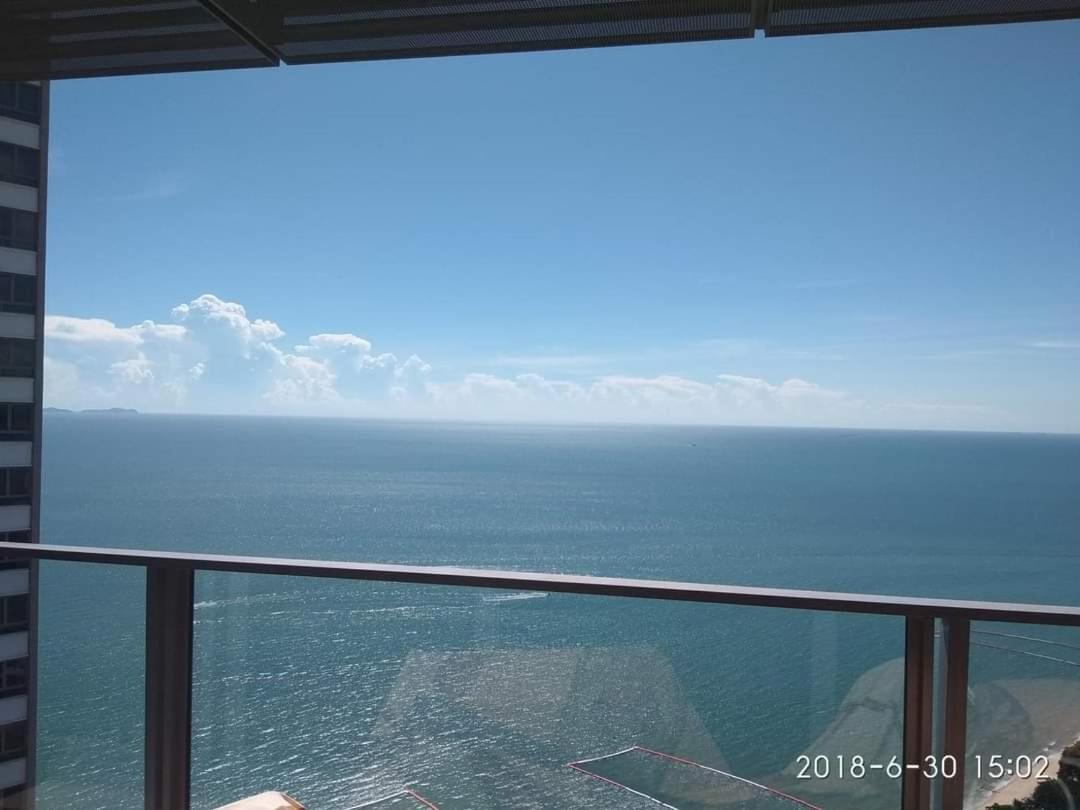 Sea View Apartment In Pattaja Kültér fotó