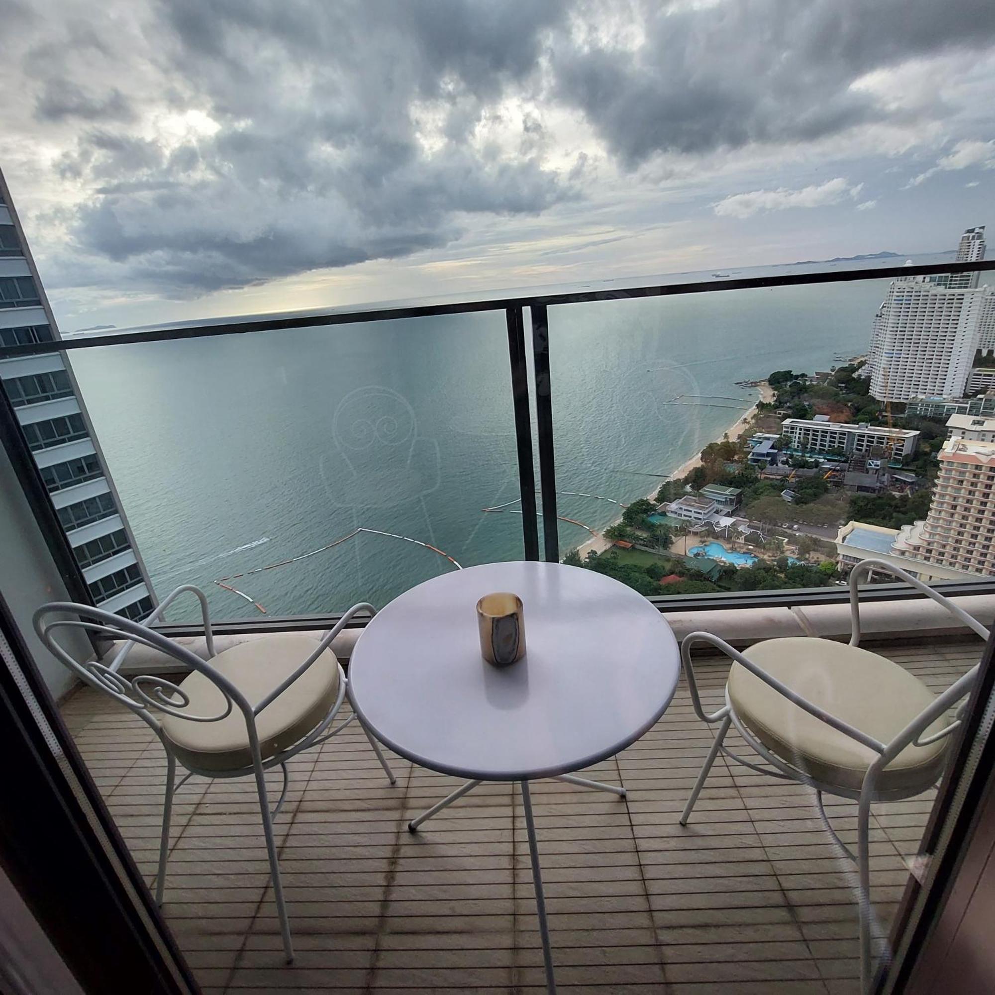 Sea View Apartment In Pattaja Kültér fotó