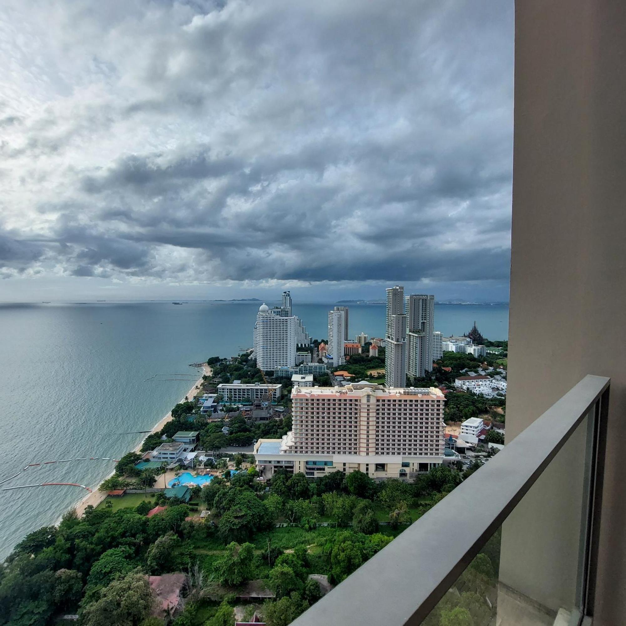 Sea View Apartment In Pattaja Kültér fotó