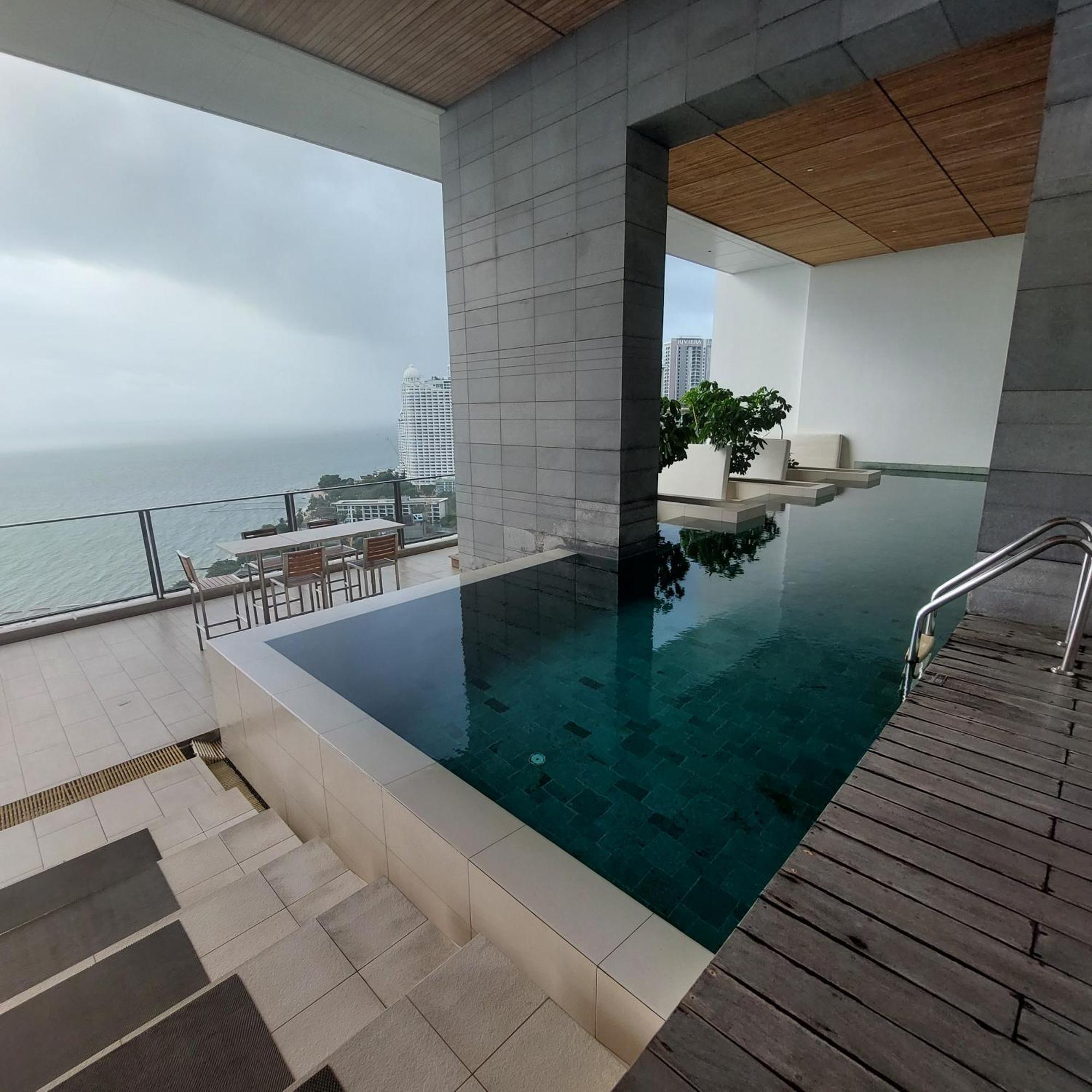 Sea View Apartment In Pattaja Kültér fotó